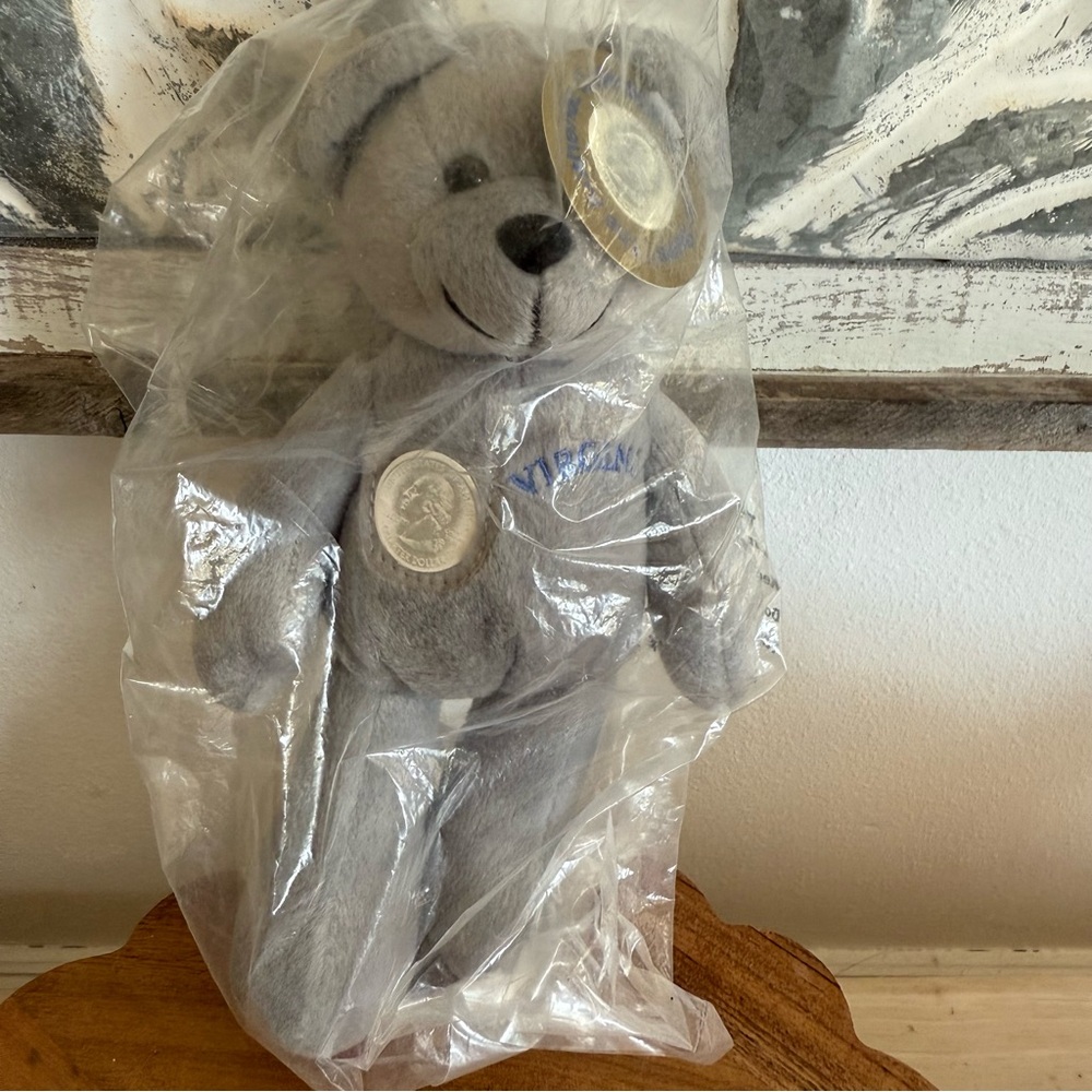 2000 Virginia Quarter Bear Grey Plush NIB